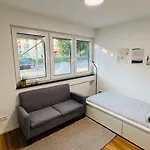 Apartment Cozy & Small Apartment-boeblingen Böblingen
