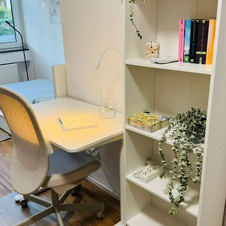 Cozy & Small Apartment-boeblingen 뵈브링엔