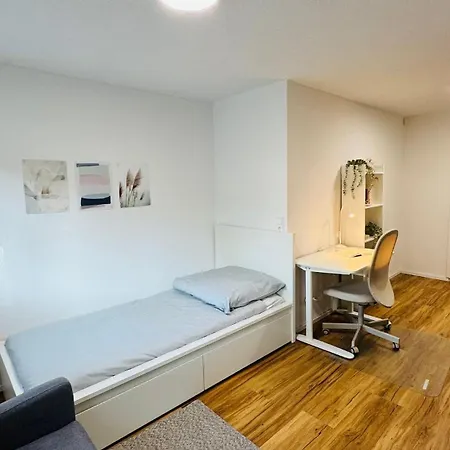 Cozy & Small Apartment-boeblingen Apartamento *