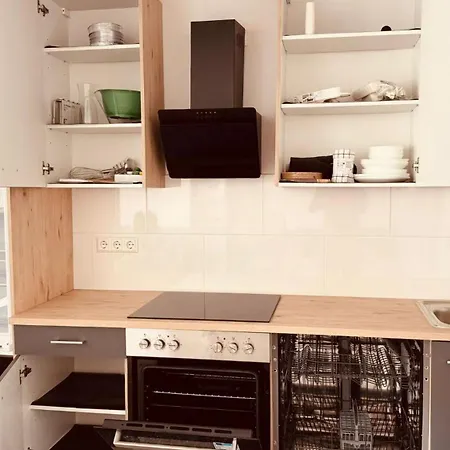 Cozy & Small Apartment-boeblingen דירה *