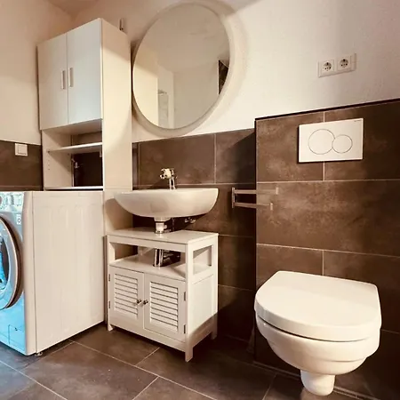 Cozy & Small Apartment-boeblingen דירה בובלינגן